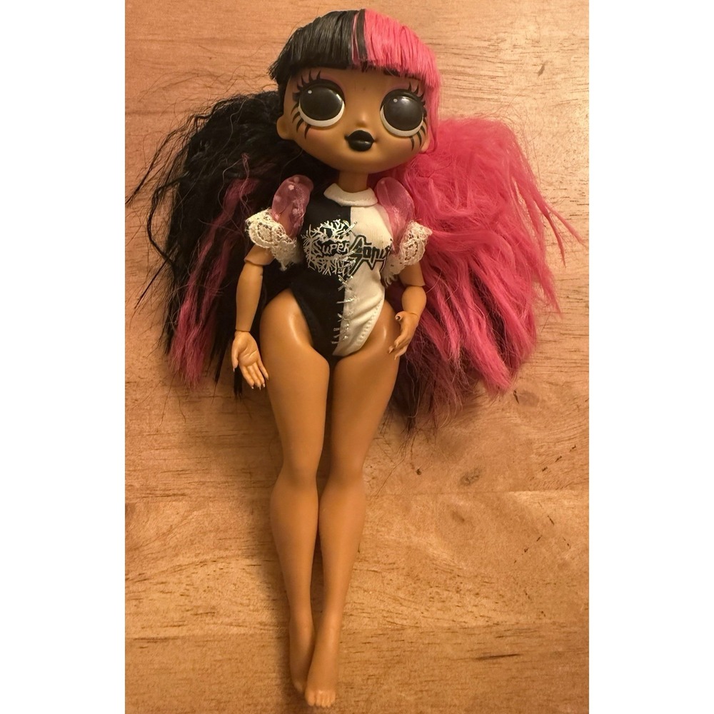 LOL Surprise OMG Remix Metal Chick Doll Pink Black Hair No Shoes
